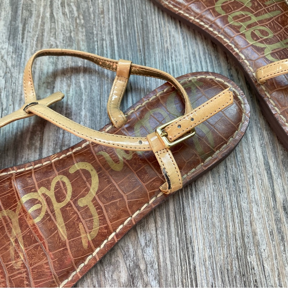 Sam Edelman Tan and Brown Patented Leather Sandals Thong Style side buck… - Picture 2 of 4